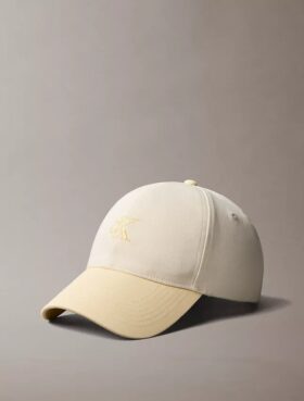 Șapcă de baseball cu logo brodat în contrast Șapcă de baseball cu logo brodat în contrast