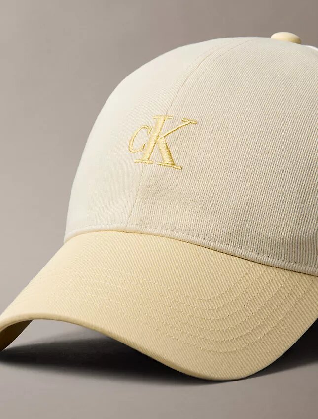 Șapcă de baseball cu logo brodat în contrast Șapcă de baseball cu logo brodat în contrast