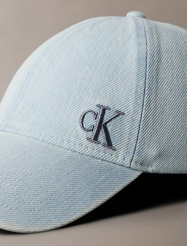Șapcă de baseball din denim spălat cu logo brodat Șapcă de baseball din denim spălat cu logo brodat