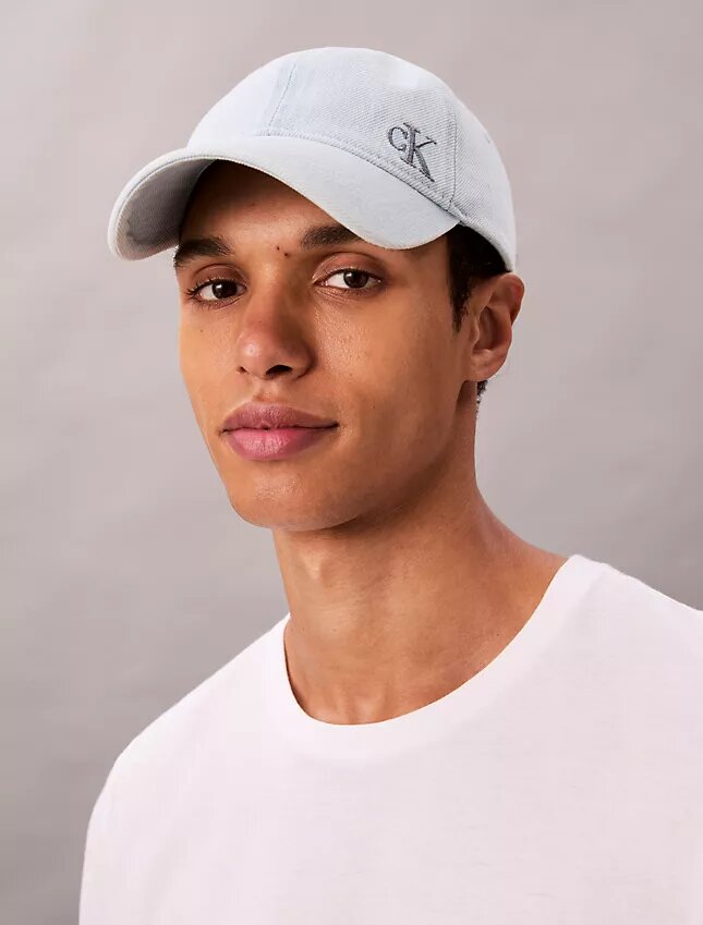 Șapcă de baseball din denim spălat cu logo brodat Șapcă de baseball din denim spălat cu logo brodat