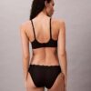 Bikini din microfibră elastică cu dantelă Bikini din microfibră elastică cu dantelă