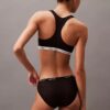 Bikini modern cu șnururi din dantelă Bikini modern cu șnururi din dantelă