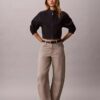 Blugi cropped cu croi evazat