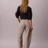 Blugi cropped cu croi evazat