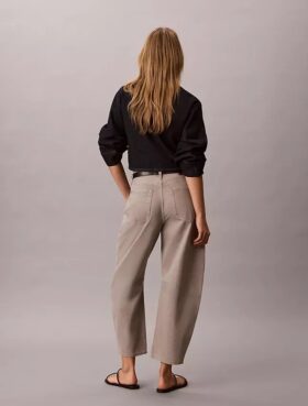 Blugi cropped cu croi evazat