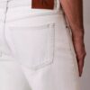 Blugi drepți în stilul anilor ’90 Blugi drepți în stilul anilor ’90