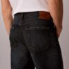Blugi drepți ușori din anii ’90 Blugi drepți ușori din anii ’90