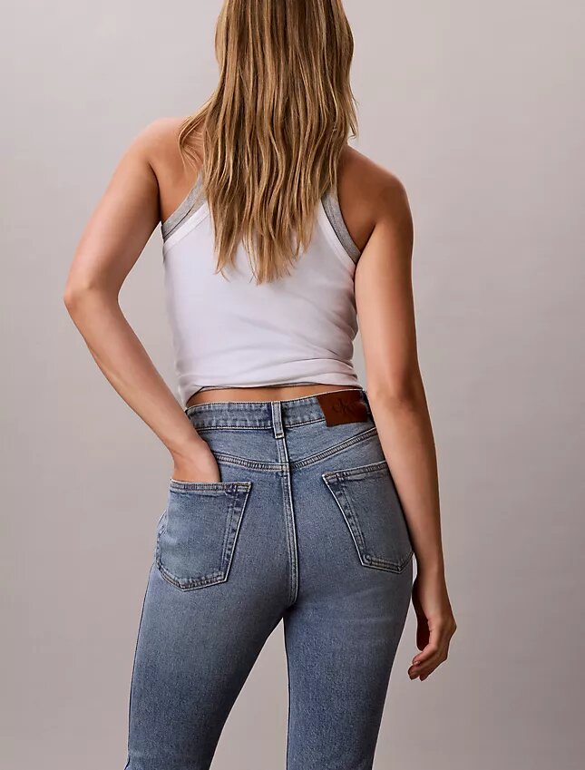 Blugi slim cu talie înaltă din colecția de arhivă Blugi slim cu talie înaltă din colecția de arhivă