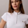 Bluză cu fermoar pe un sfert, cu nervuri și monogramă țesută Bluză cu fermoar pe un sfert, cu nervuri și monogramă țesută