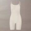 Body-ul minimalist din plasă până la jumătatea coapsei