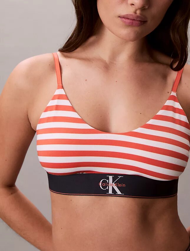 Bralette elastică din microfibră Unlined cu Monogram grafică, fără căptușeală Bralette elastică din microfibră Unlined cu Monogram grafică, fără căptușeală