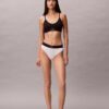 Bralette elastică din microfibră Unlined cu Monogram grafică, fără căptușeală Bralette elastică din microfibră Unlined cu Monogram grafică, fără căptușeală