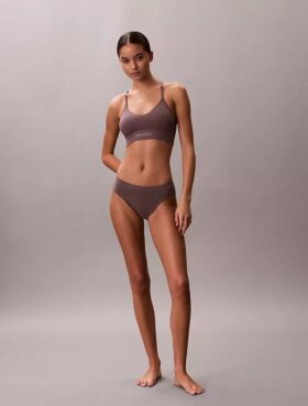 Bralette fără cusături din microfibră cu nervuri, ușor căptușită Bralette fără cusături din microfibră cu nervuri, ușor căptușită