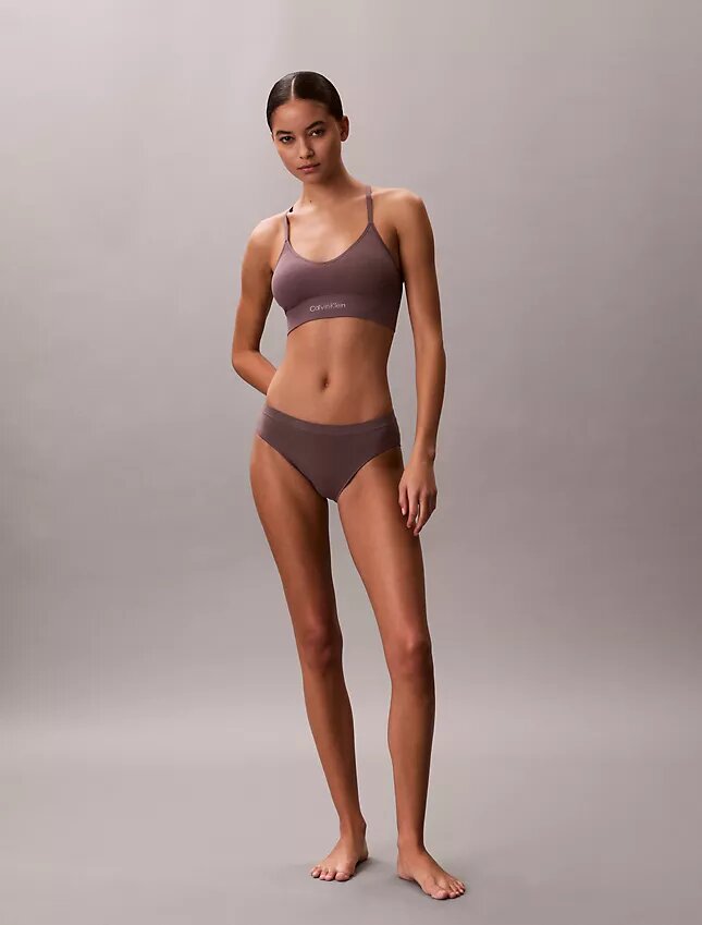 Bralette fără cusături din microfibră cu nervuri, ușor căptușită Bralette fără cusături din microfibră cu nervuri, ușor căptușită