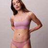 Bralette fără sârmă, ușor căptușită, din colecția Invisibles