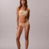 Bralette fără sârmă, ușor căptușită, din colecția Invisibles