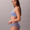 Bralette fără sârmă, ușor căptușită, din colecția Invisibles