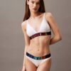 Bralette triunghiulară cu căptușeală ușoară Intense Power Pride