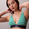 Bralette triunghiulară din microfiber elastic cu monogramă grafică, ușor căptușită