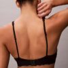 Bralette triunghiulară din microfiber elastic cu monogramă grafică, ușor căptușită