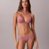 Bralette triunghiulară ușor căptușită, care se mulează pe corp
