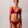Bralette triunghiulară ușor căptușită, care se mulează pe corp