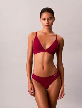 Bralette triunghiulară ușor căptușită, care se mulează pe corp