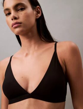Bralette triunghiulară ușor căptușită, care se mulează pe corp Bralette triunghiulară ușor căptușită, care se mulează pe corp