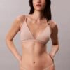 Bralette triunghiulară ușor căptușită, care se mulează pe corp