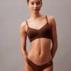 Bralette ușor căptușită, care se mulează pe corp Bralette ușor căptușită, care se mulează pe corp