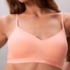 Bralette ușor căptușită, care se mulează pe corp Bralette ușor căptușită, care se mulează pe corp