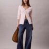 Cardigan slim din tricot fin cu nervuri, cu monogramă țesută