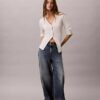 Cardigan slim din tricot fin cu nervuri, cu monogramă țesută
