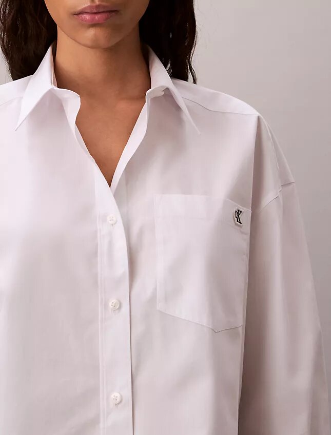 Cămașă scurtă, largă, din poplin de bumbac, cu nasturi Cămașă scurtă, largă, din poplin de bumbac, cu nasturi
