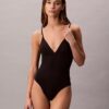 Costum de baie modern cu logo Costum de baie modern cu logo
