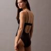 Costum de baie modern cu logo Costum de baie modern cu logo