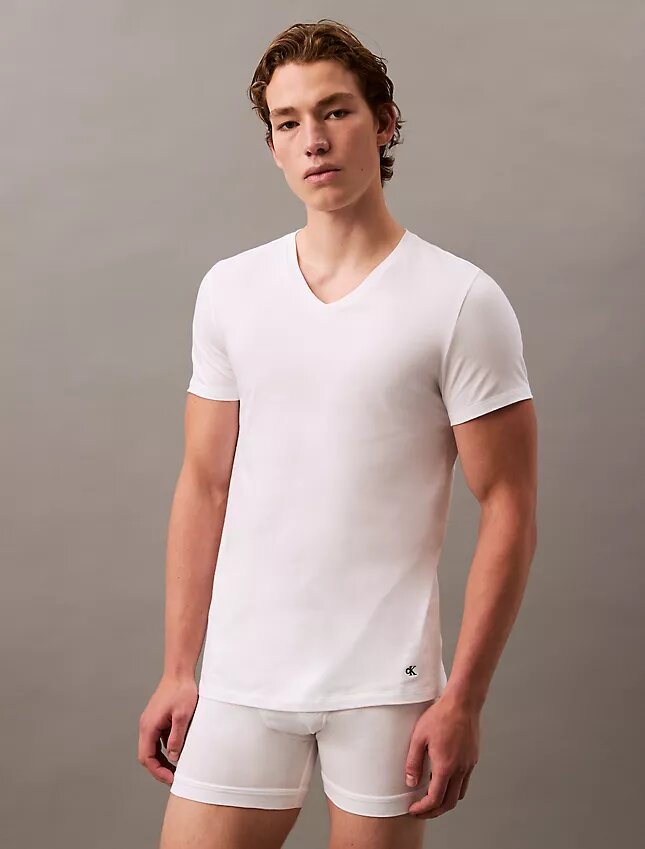 Cotton Classics Pachet de 5 tricouri cu guler în V și croială clasică Cotton Classics Pachet de 5 tricouri cu guler în V și croială clasică