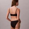 Form to Body Bralette ușor căptușită, care se mulează pe corp