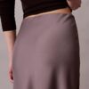 Fustă midi din satin Fustă midi din satin