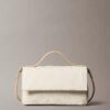Geantă crossbody cu clapă și monogramă pe toată suprafața