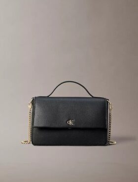 Geantă crossbody minimalistă cu clapă și monogramă