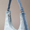 Geantă de umăr din denim cu logo emblematic pe toată suprafața