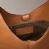 Geantă de umăr medie din piele moale Geantă de umăr medie din piele moale