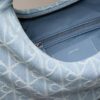 Geantă Hobo din denim cu logo emblematic pe toată suprafața Geantă Hobo din denim cu logo emblematic pe toată suprafața