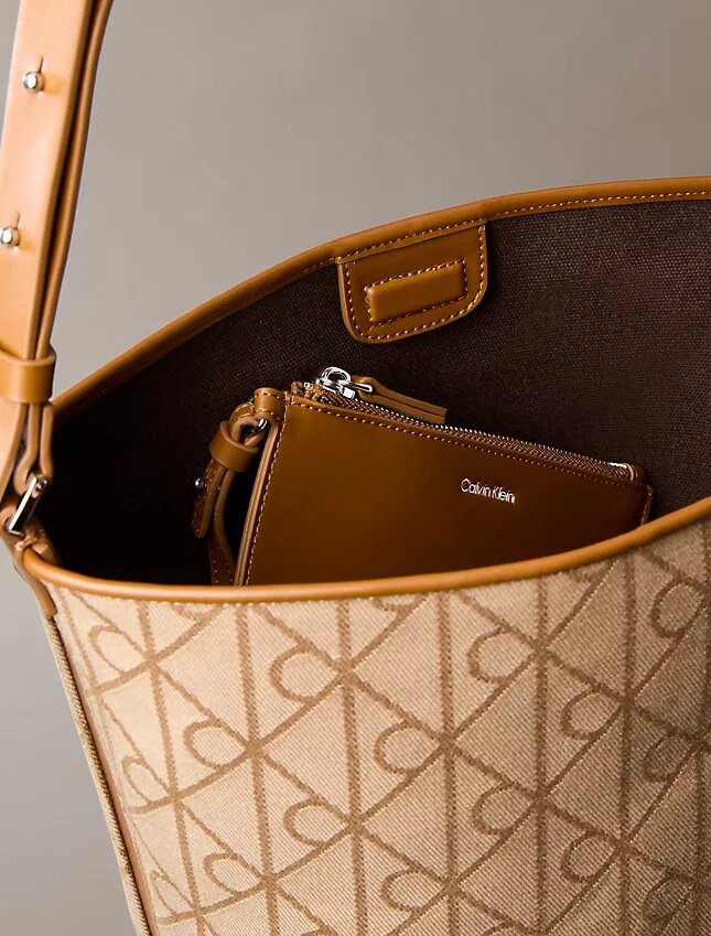 Geantă tip sac cu logo emblemă jacquard pe toată suprafața și buzunar Geantă tip sac cu logo emblemă jacquard pe toată suprafața și buzunar