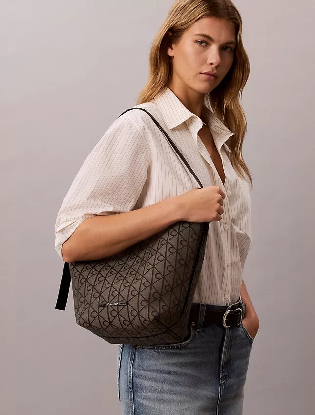 Geantă tip sac cu logo emblemă jacquard pe toată suprafața și buzunar Geantă tip sac cu logo emblemă jacquard pe toată suprafața și buzunar