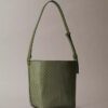 Geantă tip sac cu logo emblematic pe toată suprafața și buzunar Geantă tip sac cu logo emblematic pe toată suprafața și buzunar