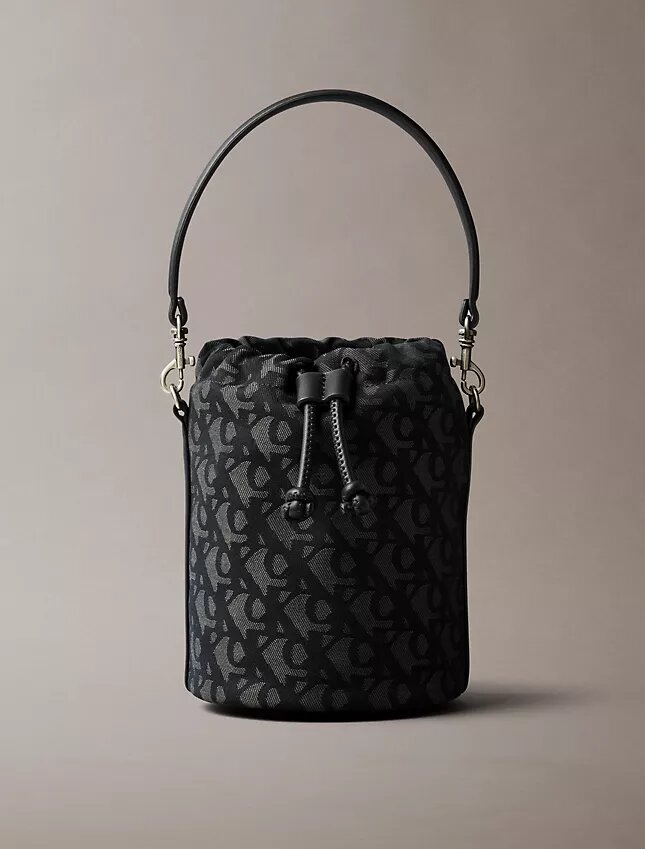 Geantă tip sac cu monogramă pe toată suprafața Geantă tip sac cu monogramă pe toată suprafața