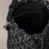 Geantă tip sac cu monogramă pe toată suprafața Geantă tip sac cu monogramă pe toată suprafața
