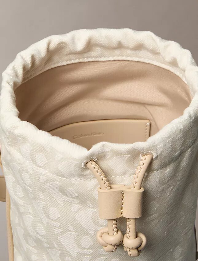 Geantă tip sac cu monogramă pe toată suprafața Geantă tip sac cu monogramă pe toată suprafața